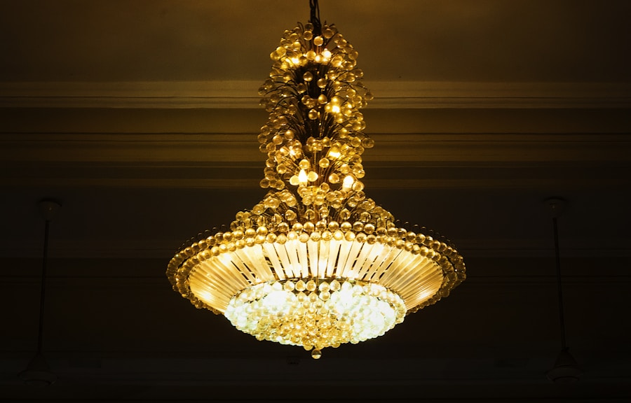 Photo "Light luxury gold ring chandelier for master bedroom"